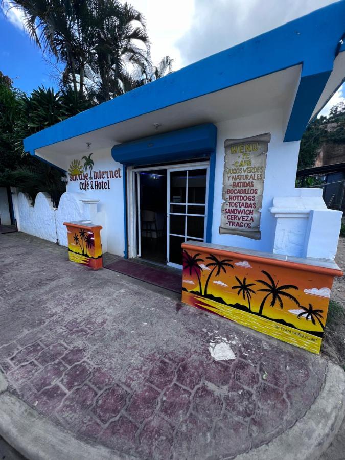 Sunrise Internet Cafe And Hotel Las Terrenas Buitenkant foto